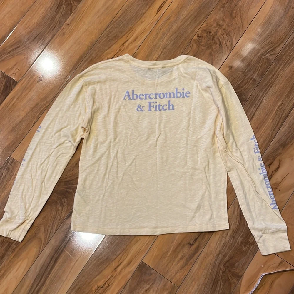 Abercrombie and Fitch lightweight long sleeve T-shirt small